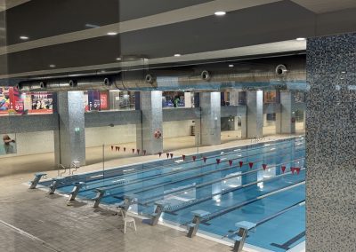 Der Palácio de Gelo besitzt neben Kinos, Fitness-Studios und einer Eisbahn auch ein Schwimmbad mit olympischen Maßen (Foto: Johannes Galenzowski)